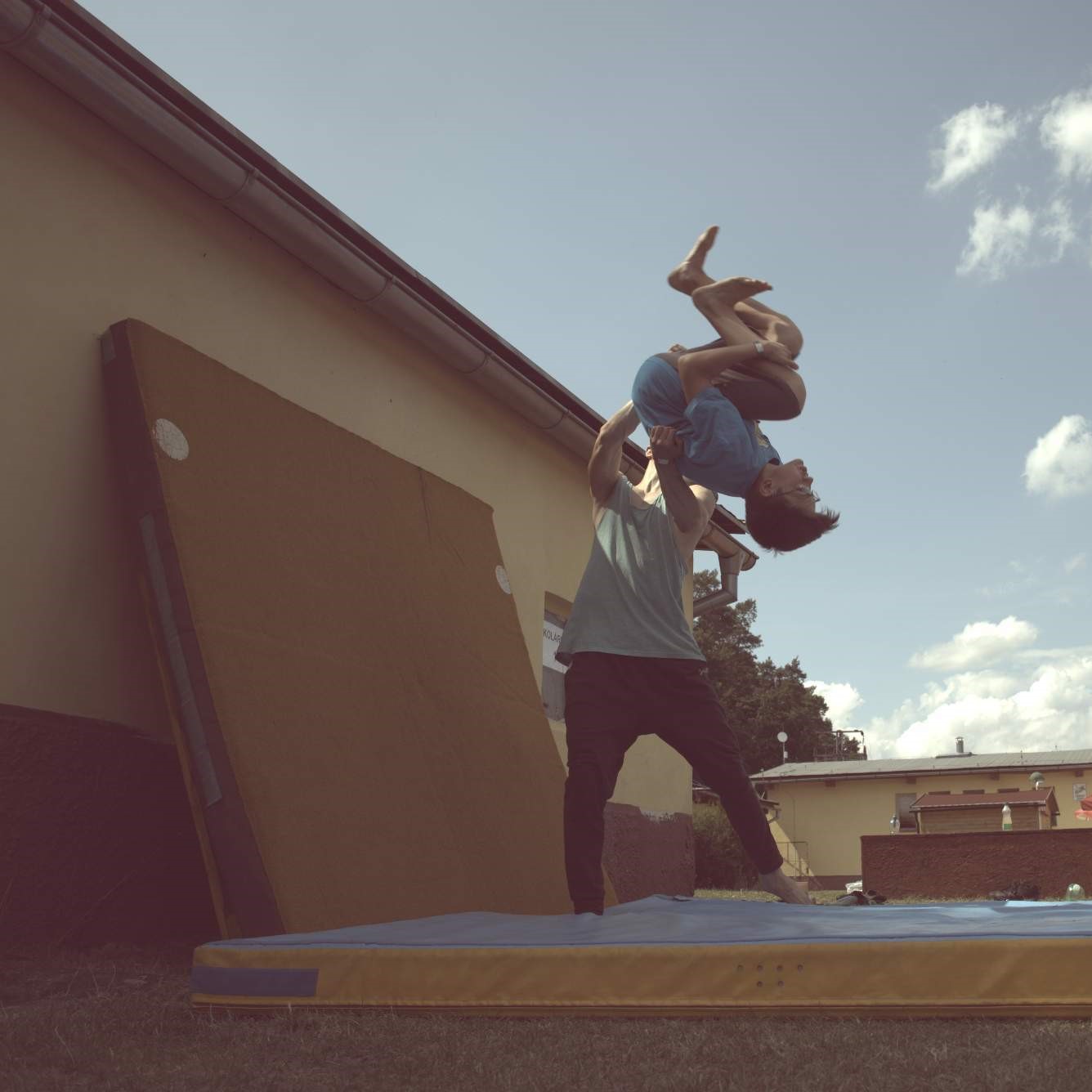 parkourcz_skok_mobil - kopie